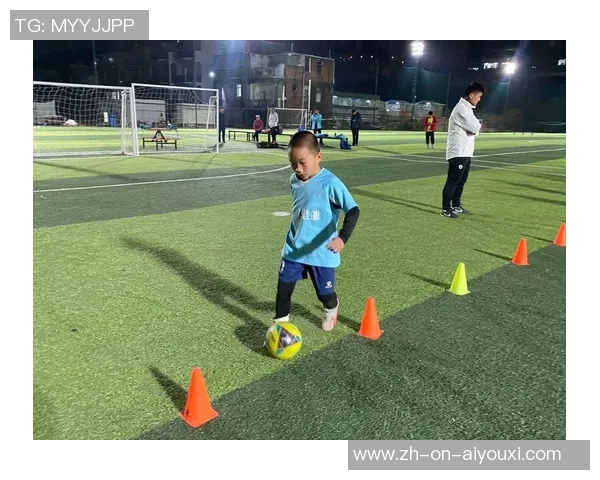 养乐多足球球星闪耀赛场展现拼搏精神引领团队创造辉煌时刻